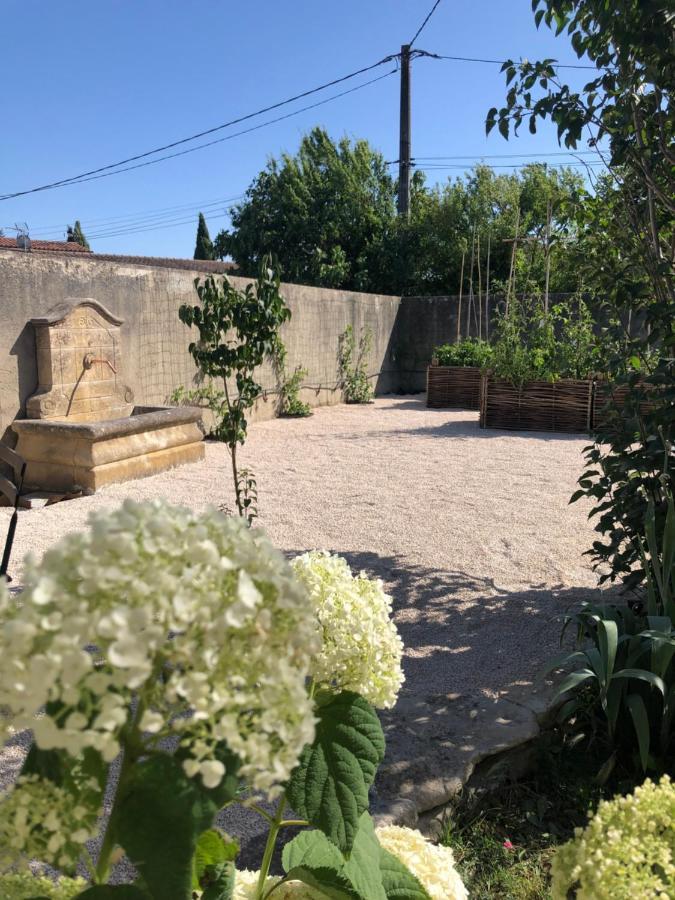 Lulu en Provence Bed and Breakfast LʼIsle-sur-la-Sorgue Buitenkant foto