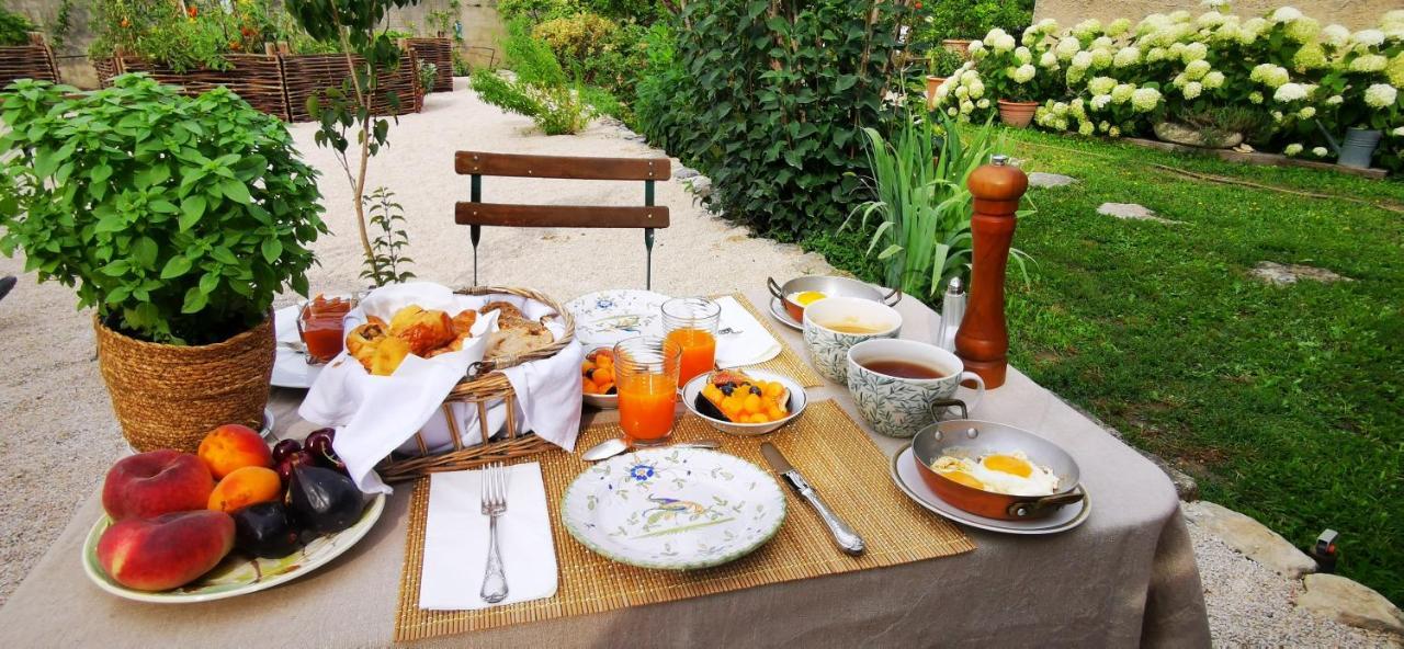Lulu en Provence Bed and Breakfast LʼIsle-sur-la-Sorgue Buitenkant foto