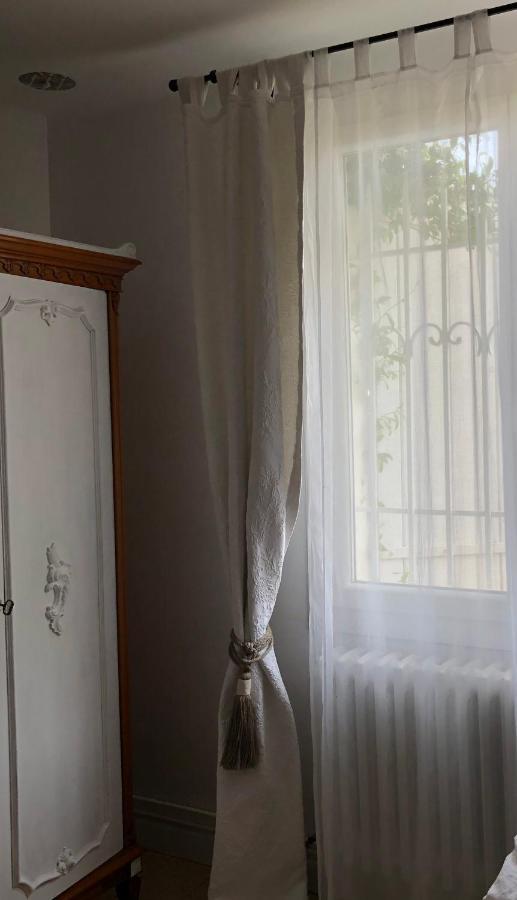 Lulu en Provence Bed and Breakfast LʼIsle-sur-la-Sorgue Buitenkant foto
